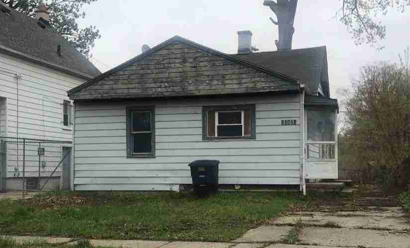 14874 Dolphin front exterior May 3 2019.JPG